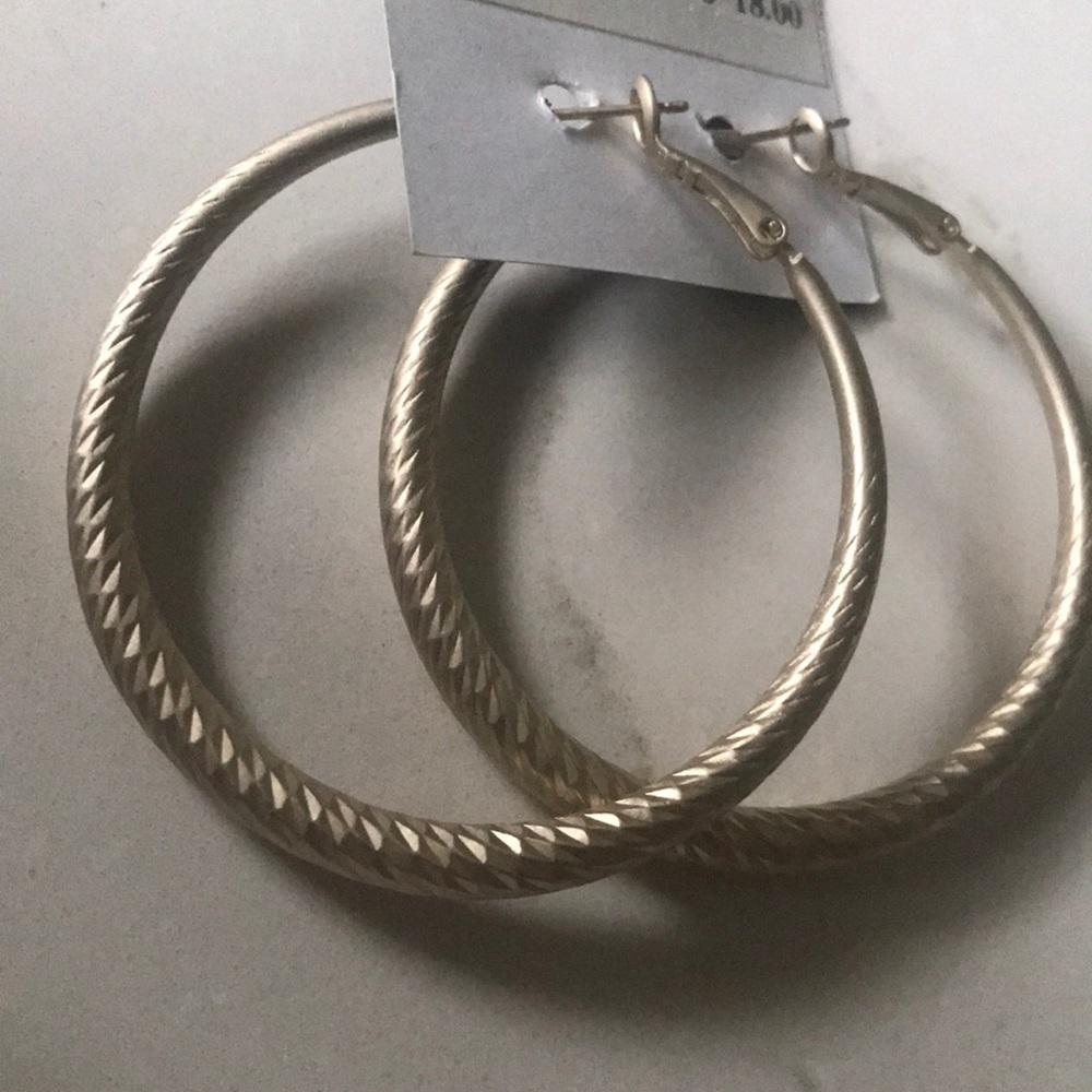 Earrings - Picture 3 of 3